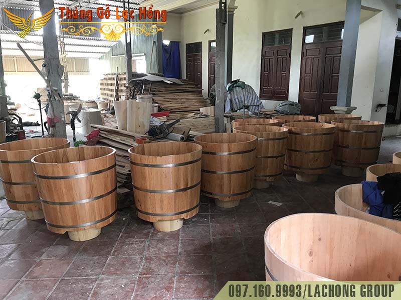 th&ugrave;ng tắm bằng gỗ