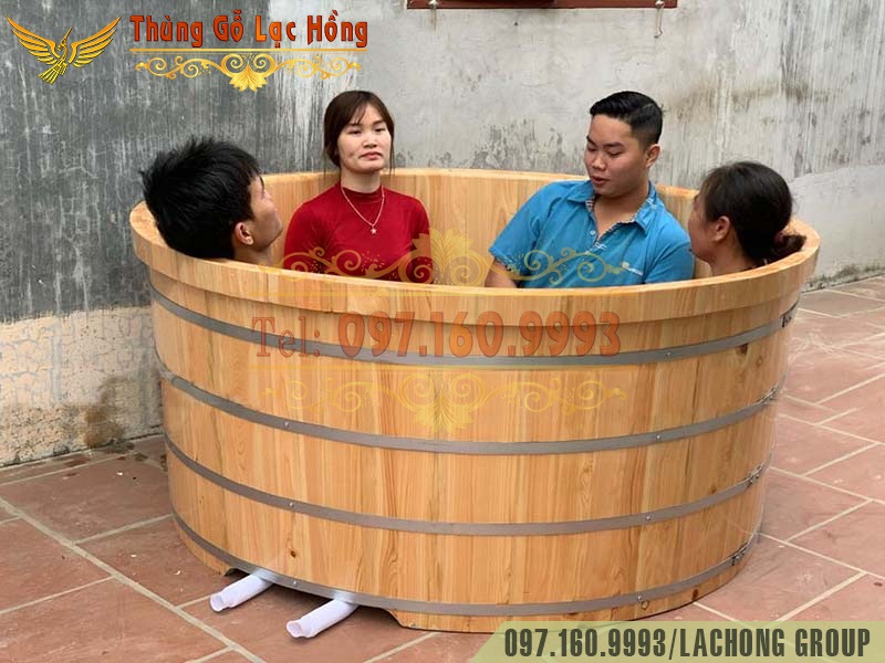 th&ugrave;ng tắm gỗ nhiều người