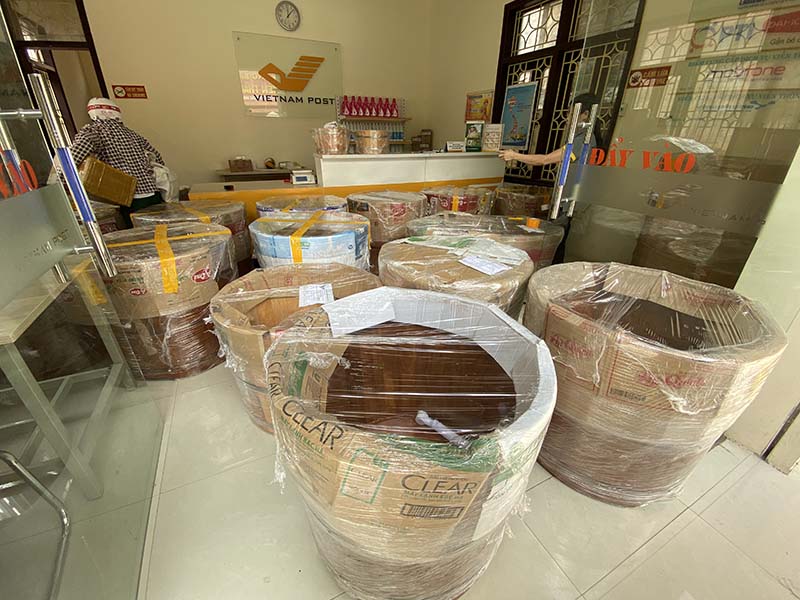 b&aacute;n bồn tắm gỗ tr&ograve;n