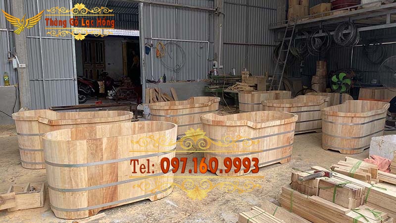 bồn tắm bằng gỗ