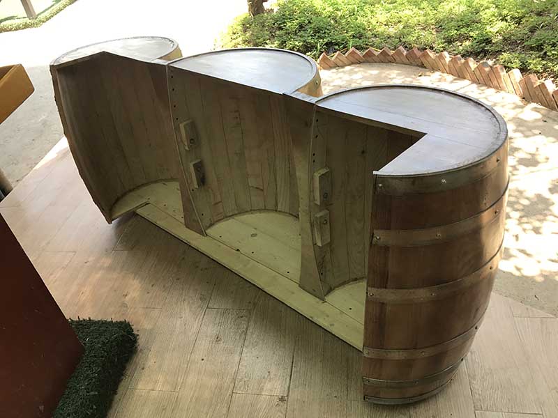 th&ugrave;ng gỗ l&agrave;m quầy bar