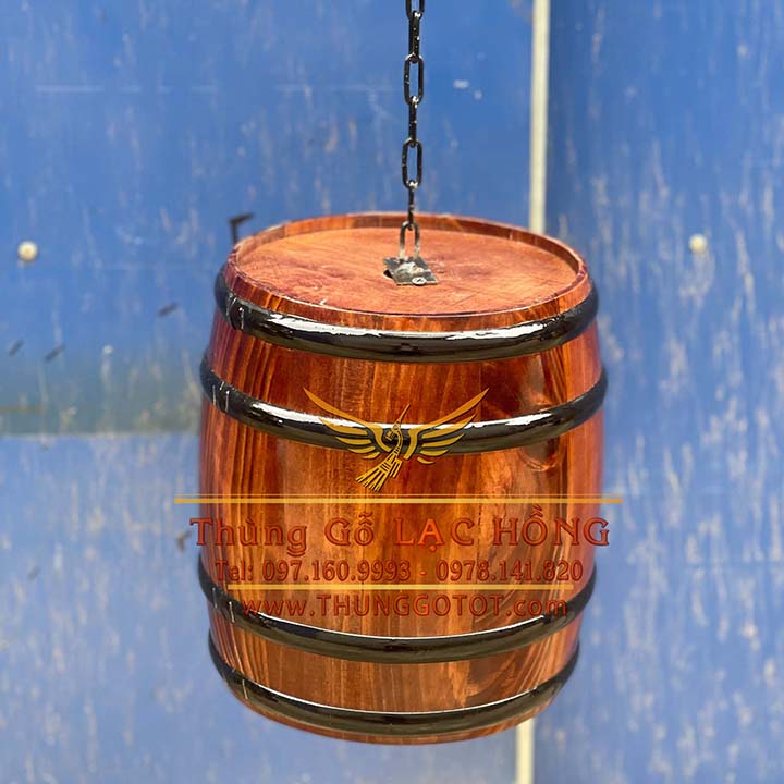thùng gỗ trang trí quầy bar