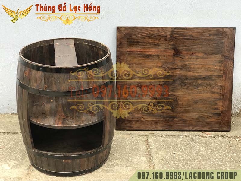 th&ugrave;ng rượu l&agrave;m b&agrave;n ghế