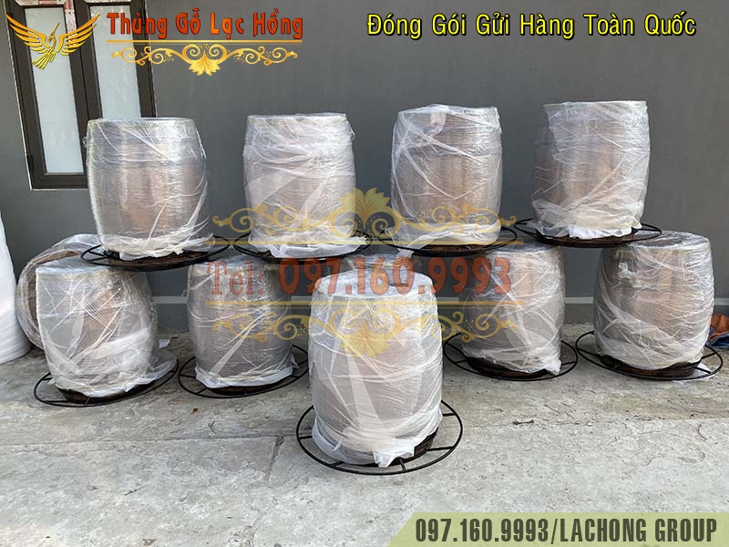 th&ugrave;ng gỗ trang tr&iacute; tại đ&agrave; lạt