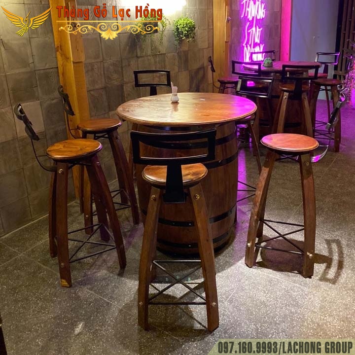 th&ugrave;ng rượu trang tr&iacute; bar