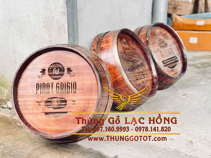 mặt th&ugrave;ng rượu treo tường