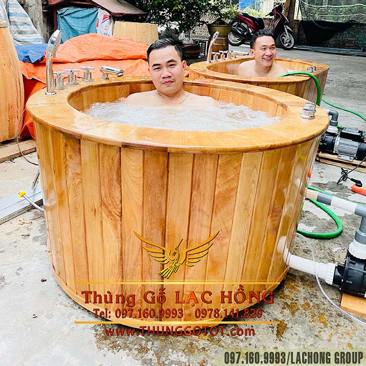 b&aacute;n bồn tắm bằng gỗ