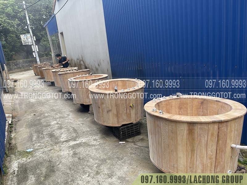 bồn tắm gỗ d&aacute;ng tr&ograve;n