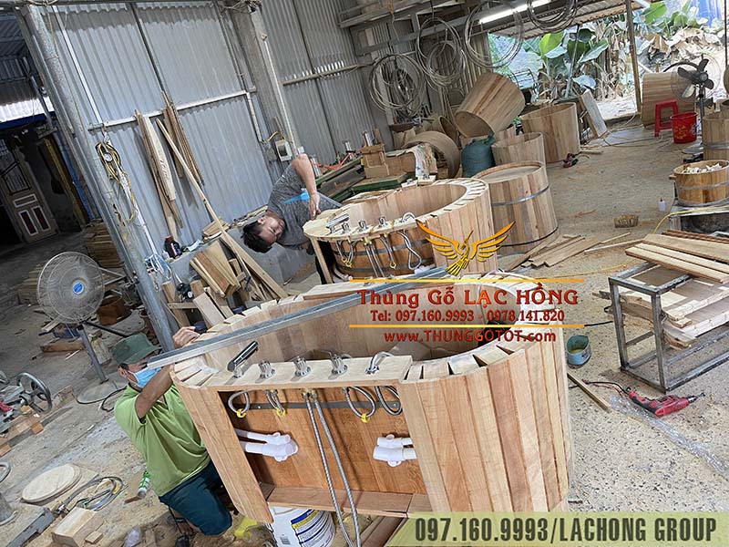 c&aacute;ch đ&oacute;ng bồn tắm gỗ