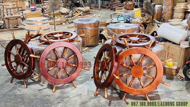 b&aacute;nh l&aacute;i t&agrave;u gỗ trang tr&iacute;