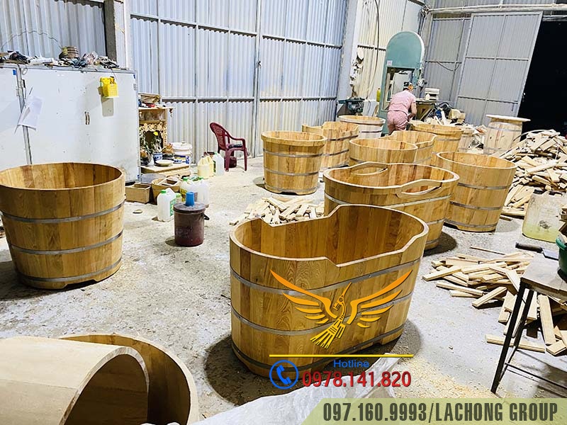 cửa h&agrave;ng b&aacute;n bồn tắm gỗ
