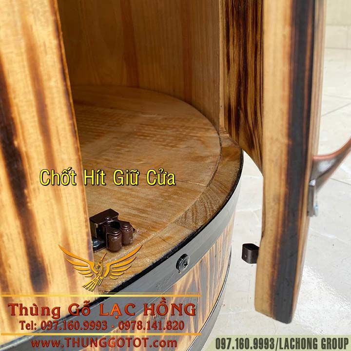 https://thunggotot.com/image/catalog/THUNG-GO-TRANG-TRI/GO-THONG-KHO-LUA/tu-ruou-vang-hinh-thung-go.jpg
