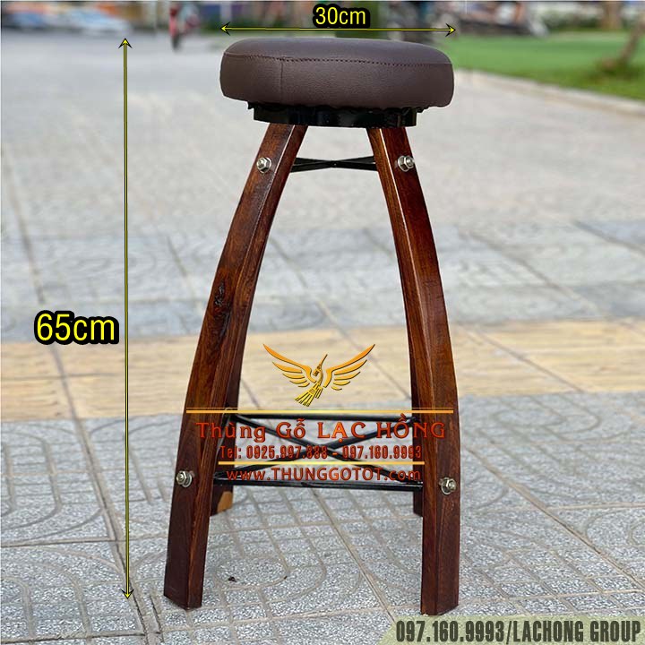 b&aacute;n ghế ngồi quầy bar h&igrave;nh th&ugrave;ng gỗ
