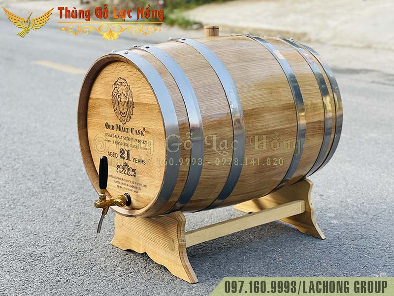 ng&acirc;m rượu bằng th&ugrave;ng gỗ sồi