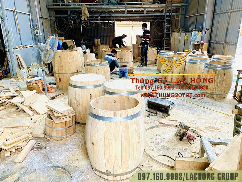 th&ugrave;ng rượu vang gỗ sồi