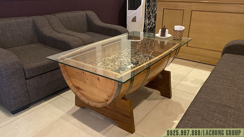 trống rượu vang l&agrave;m b&agrave;n ghế