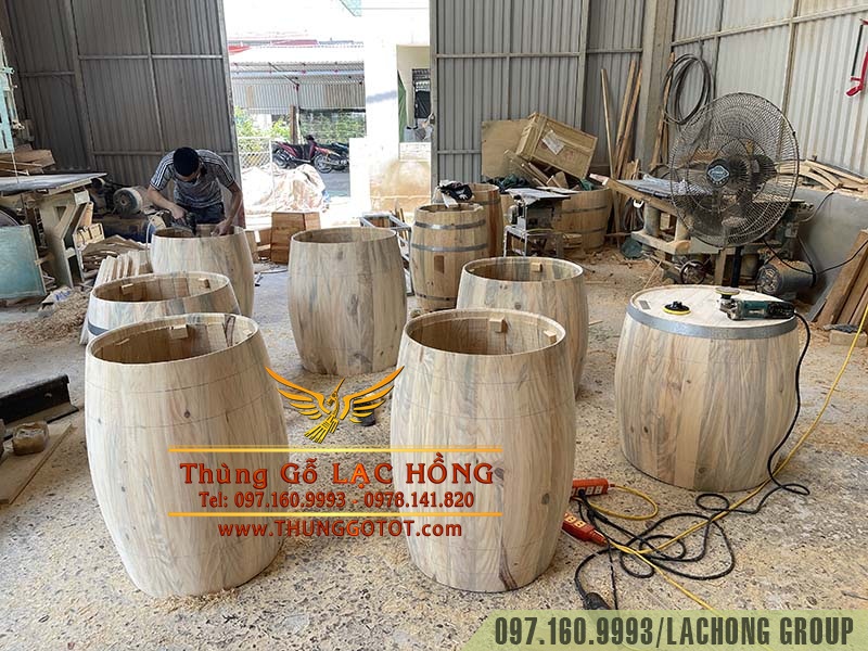 xưởng đ&oacute;ng th&ugrave;ng gỗ