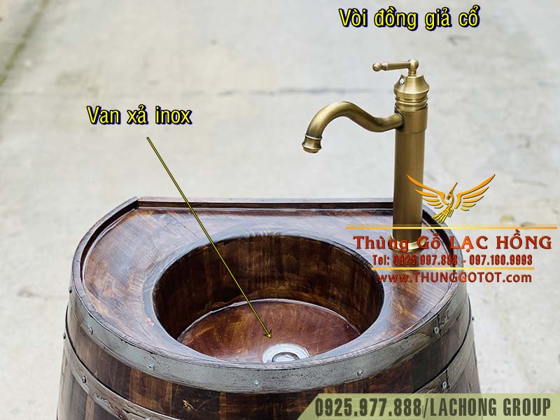 chậu rửa tay bằng th&ugrave;ng rượu gỗ