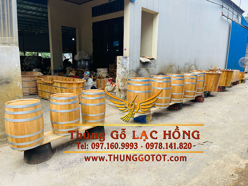 th&ugrave;ng rượu gỗ sồi