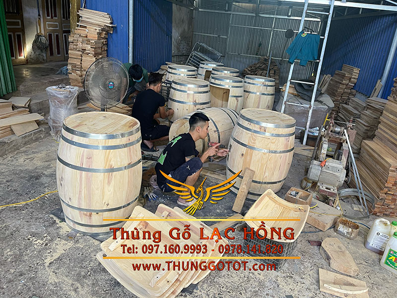 bom rượu làm bàn